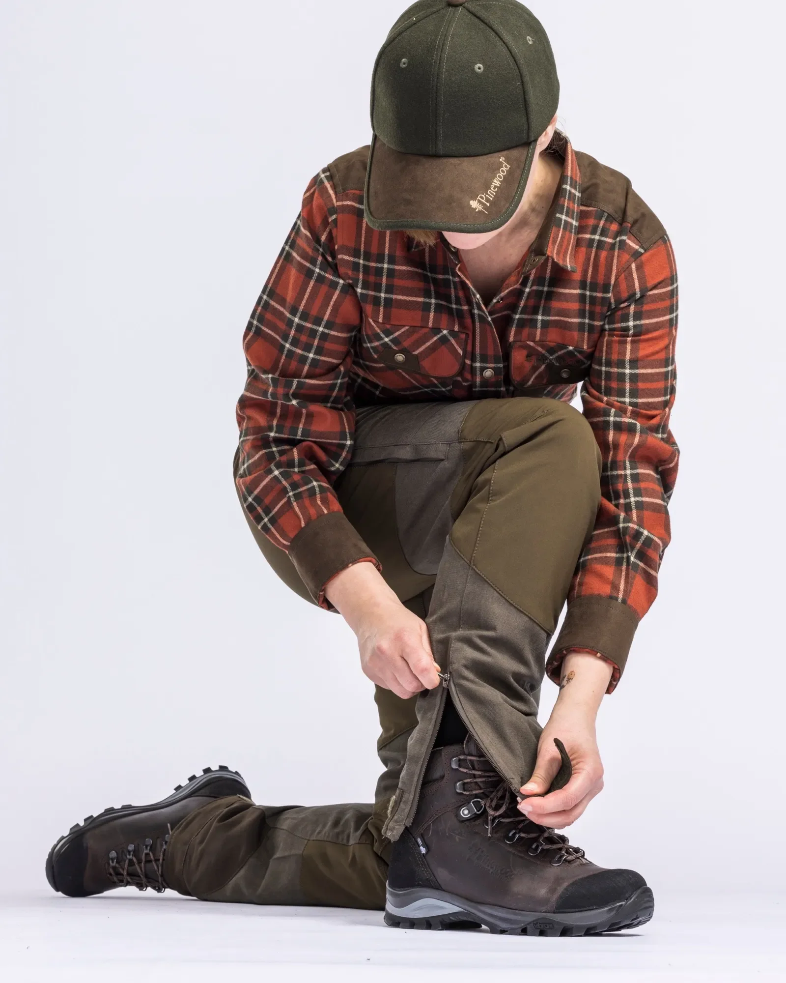 Caribou Hunt Extreme Jaktbyxa Dam / Suede Brown/D.Olive - Image 3