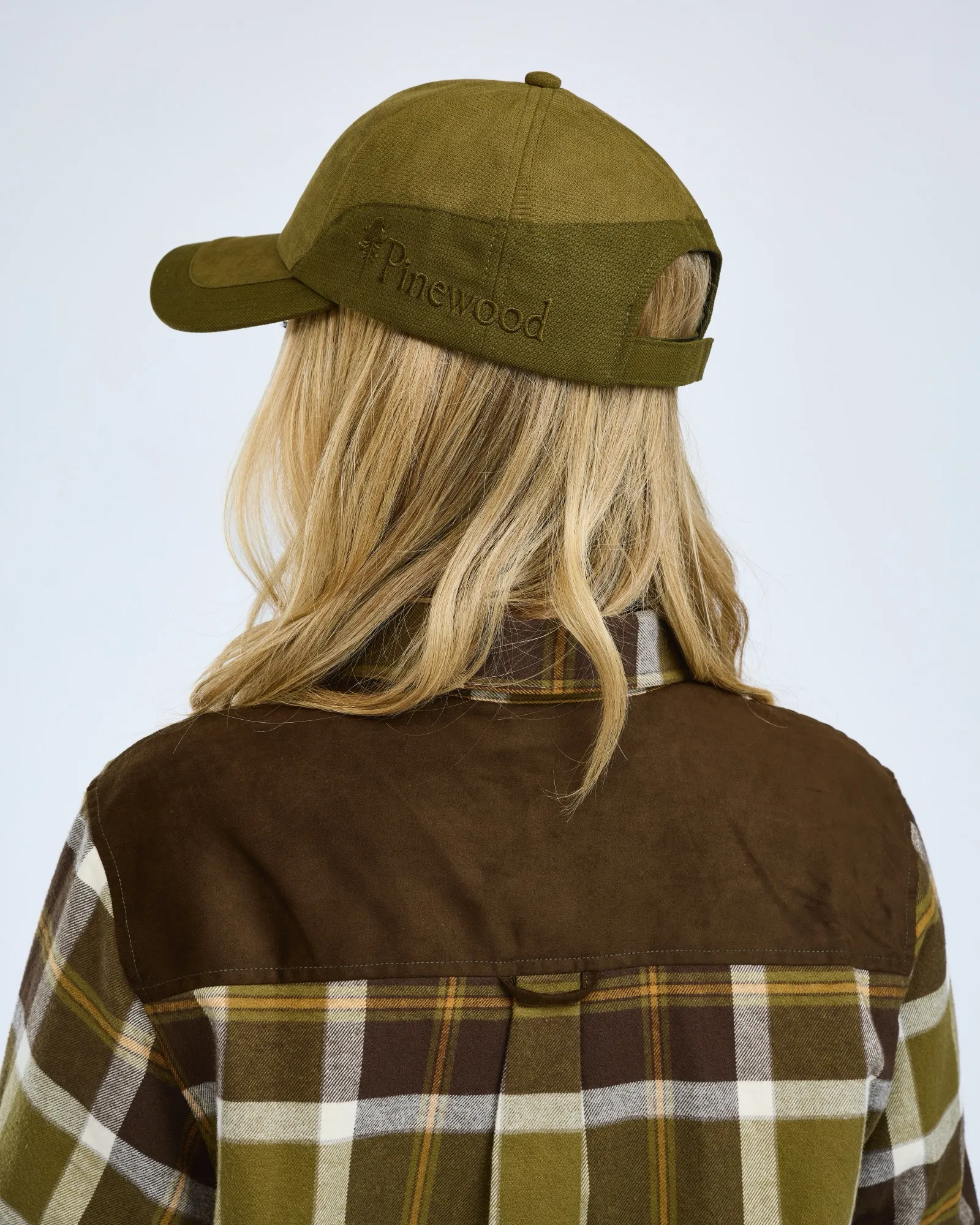 Pinewood® Douglas Skjorta Dam / OliveGreen/Cr.White - Image 3