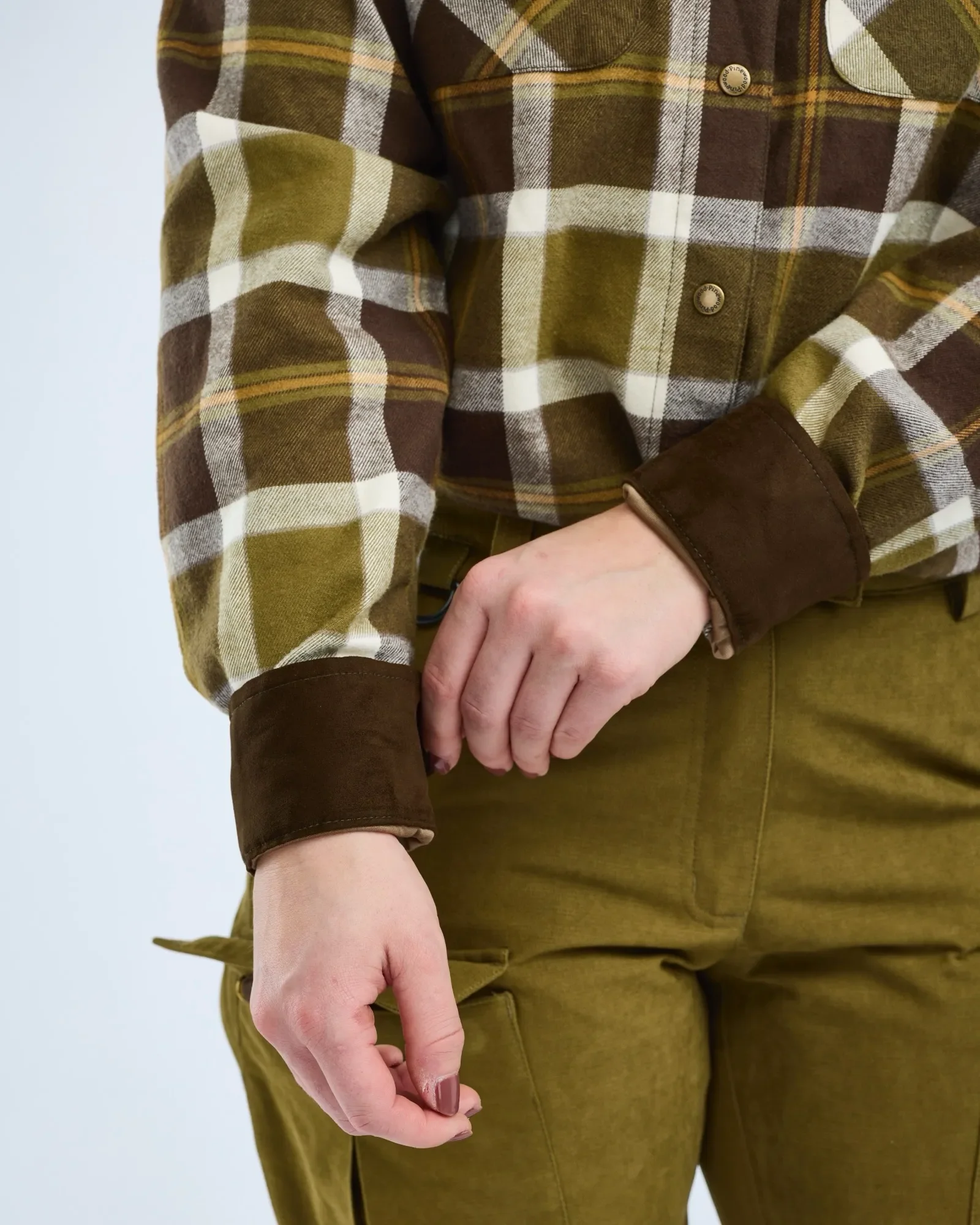 Pinewood® Douglas Skjorta Dam / OliveGreen/Cr.White - Image 4