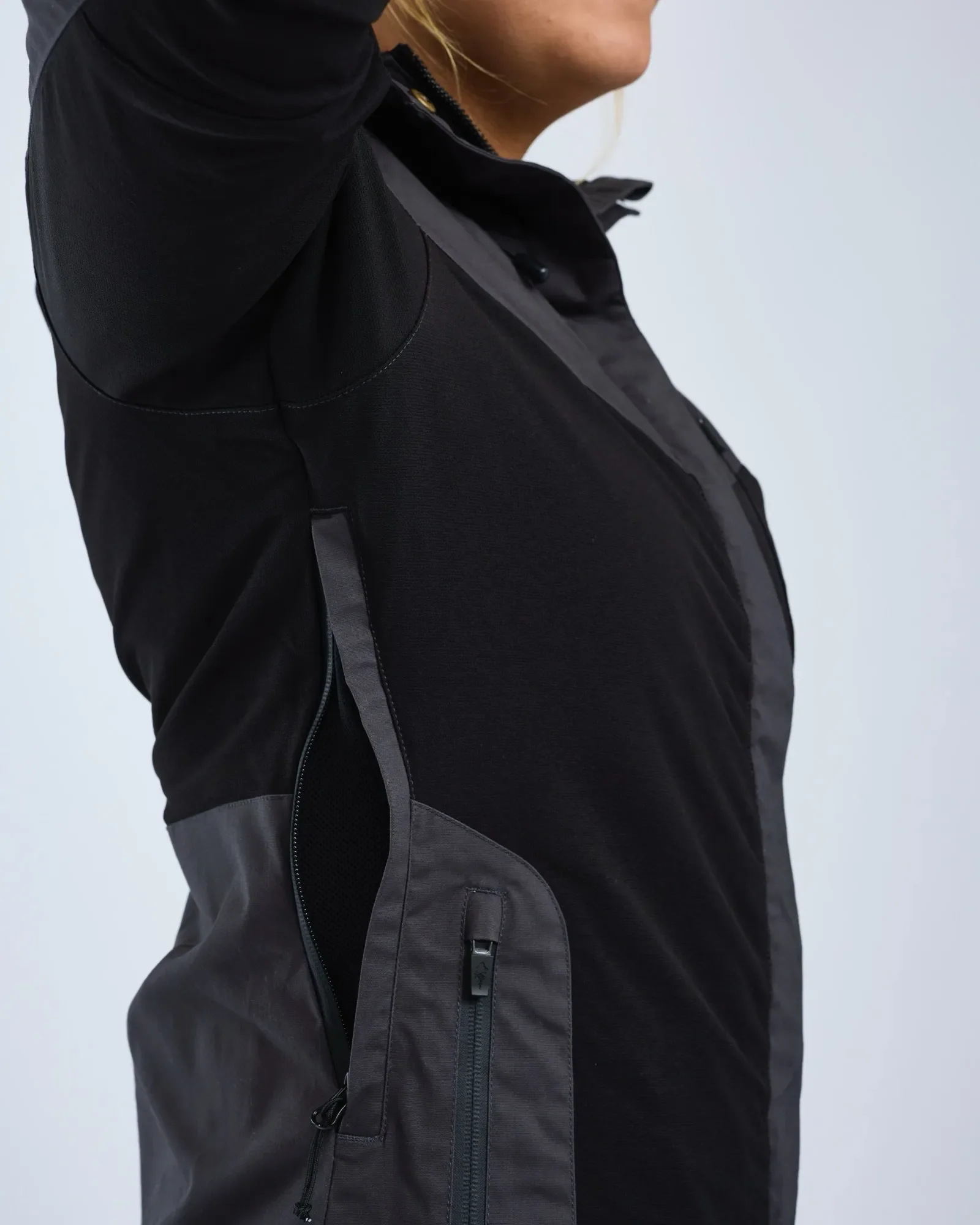 Pinewood® Finnveden Hybrid Extreme Jacka Dam / Black/D.Anthracite - Image 4