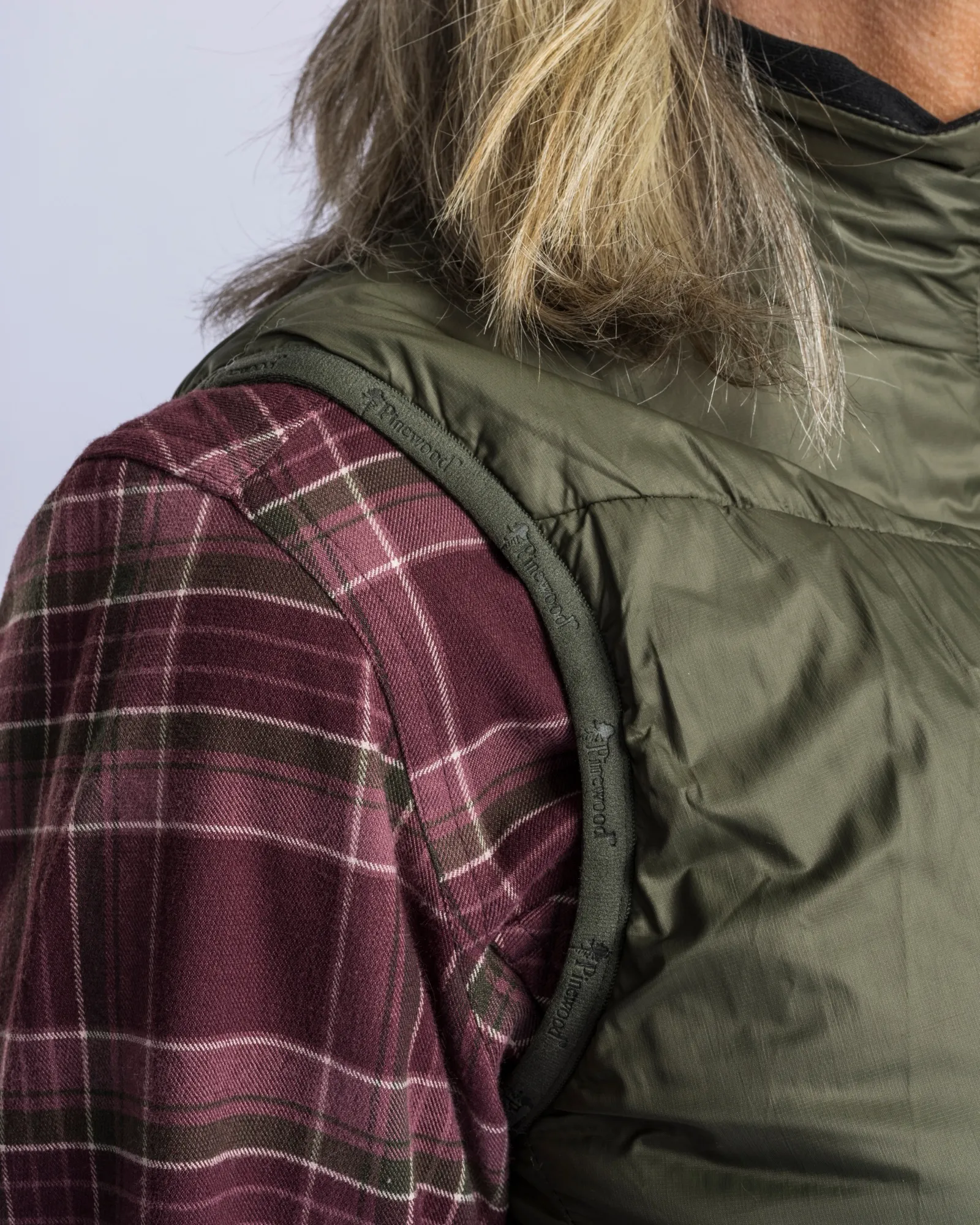 Pinewood® Wool Insulated Midlayer Väst Dam / Moss Green - Image 5